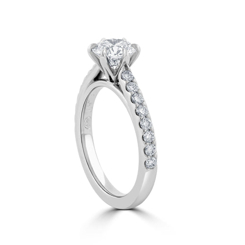 round diamond engagement ring
