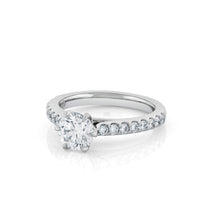 round diamond engagement ring